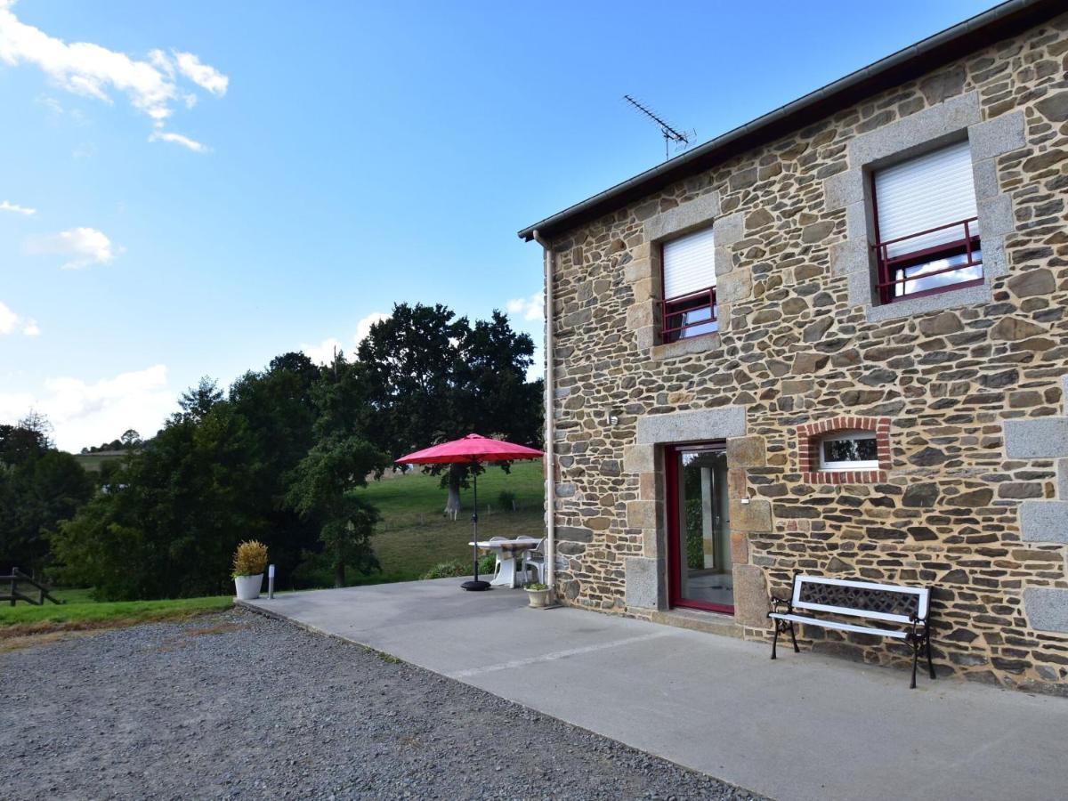 Cosy Chalet With Private Garden In Normandy Isigny-le-Buat Zewnętrze zdjęcie