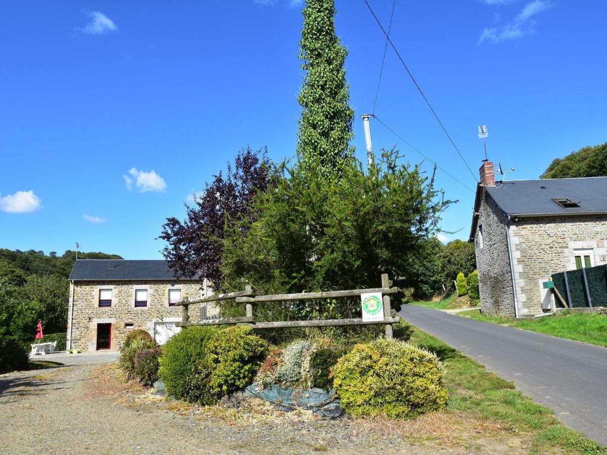 Cosy Chalet With Private Garden In Normandy Isigny-le-Buat Zewnętrze zdjęcie